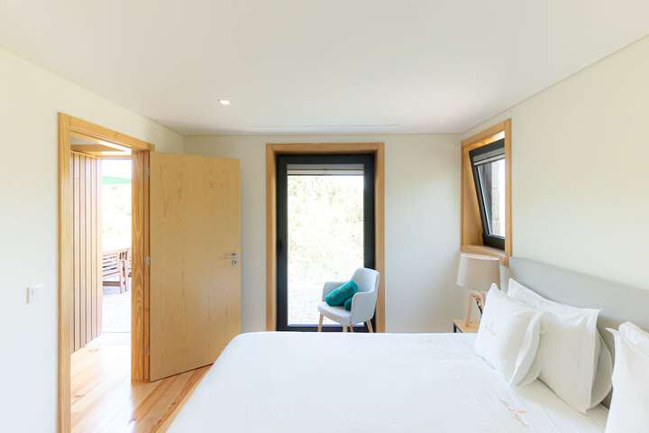 Room 32 of 148