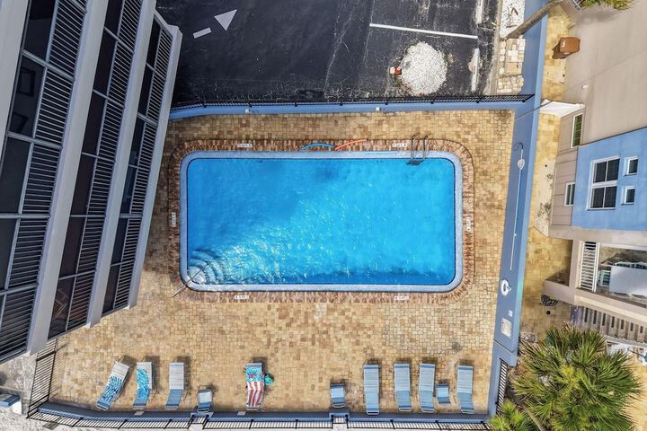 Pool 24 of 60