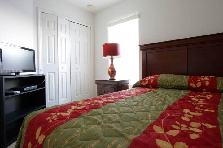 Room 4 of 13