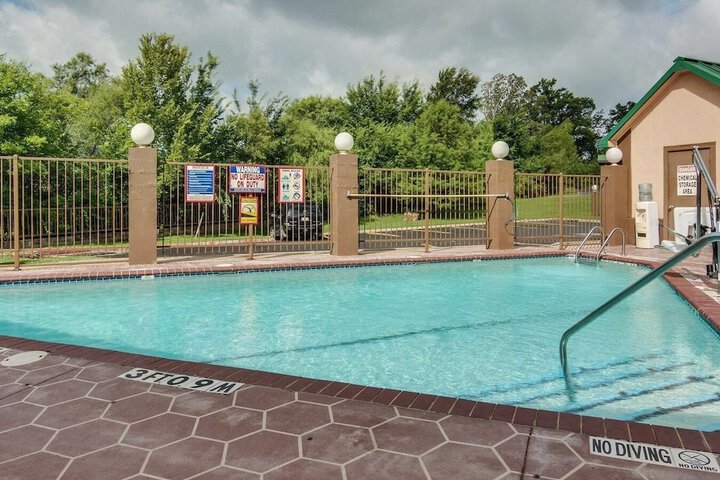 Pool 34 of 47