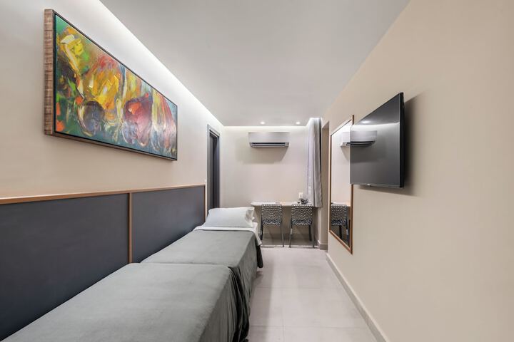 Room 15 of 42