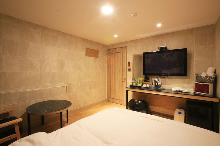 Room 55 of 127
