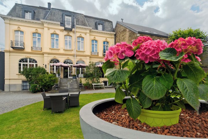 Hotel Exterior 47 of 48