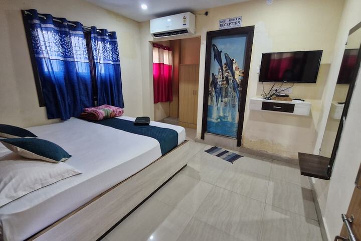 Room 7 of 28