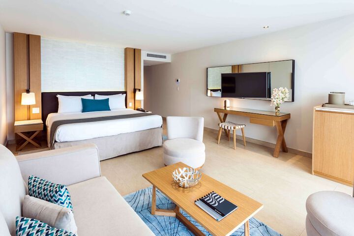 Room 53 of 178