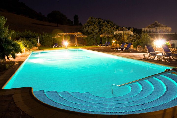 Pool 54 of 98