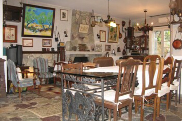 Room 8 of 42