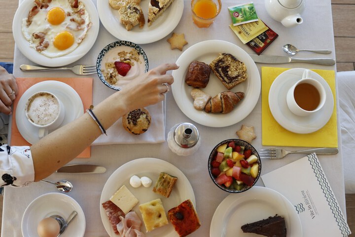 Breakfast/Coffee Service 52 of 75