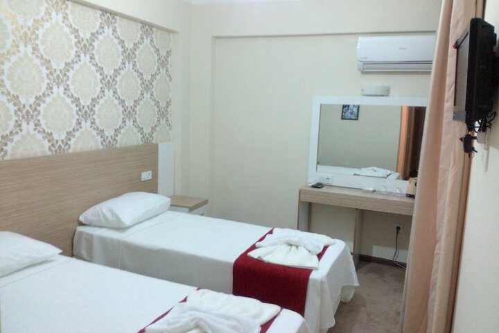 Room 5 of 63