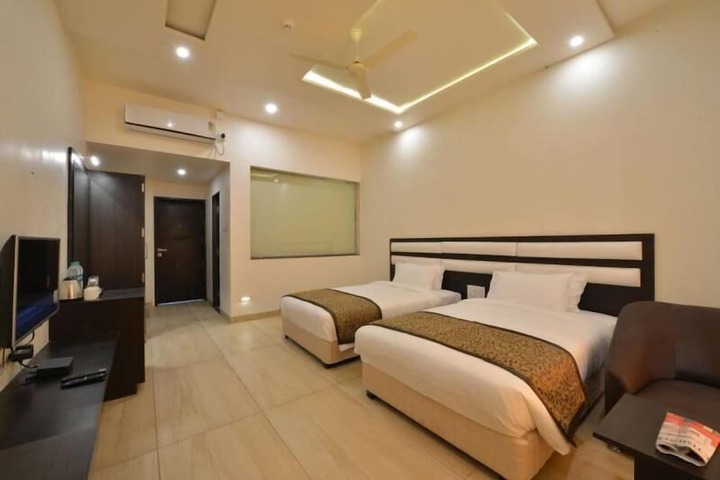 Room 13 of 48