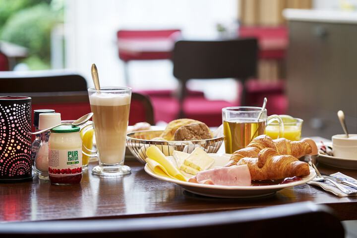 Breakfast/Coffee Service 89 of 107