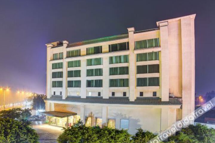 Hotel 4 of 51
