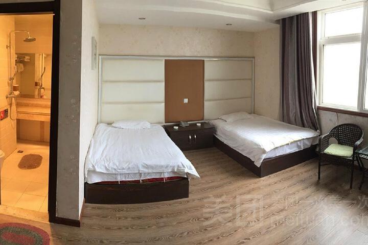 Jiqing Business Hotel