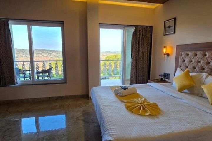 Room 4 of 15