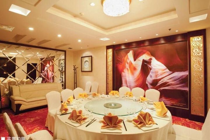 Dining 142 of 180