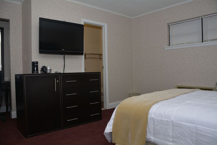 Room 9 of 22