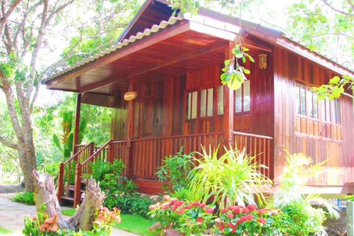 Baansuanlynjee Maeklong Resort