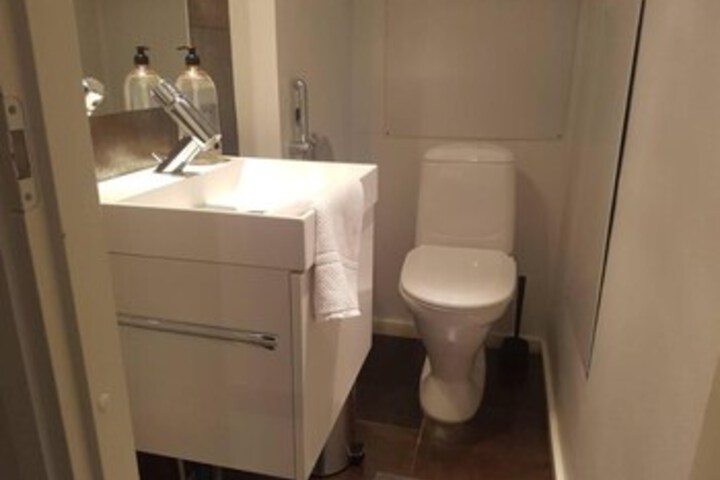 Room 4 of 17