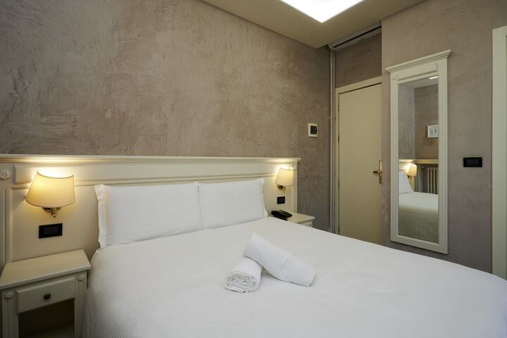 Room 19 of 59