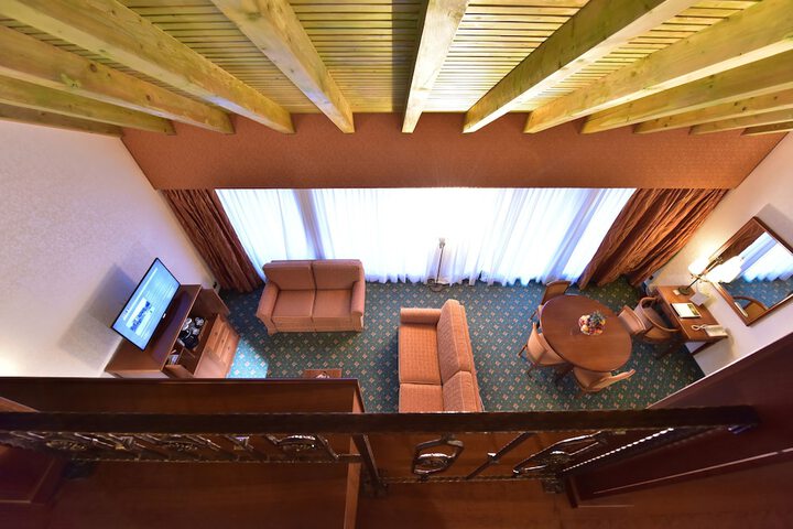 Room 16 of 70