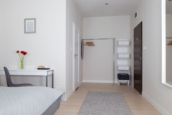 Room 8 of 37