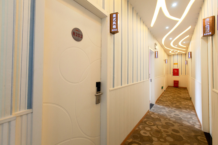 Hotel Interior 7 of 20