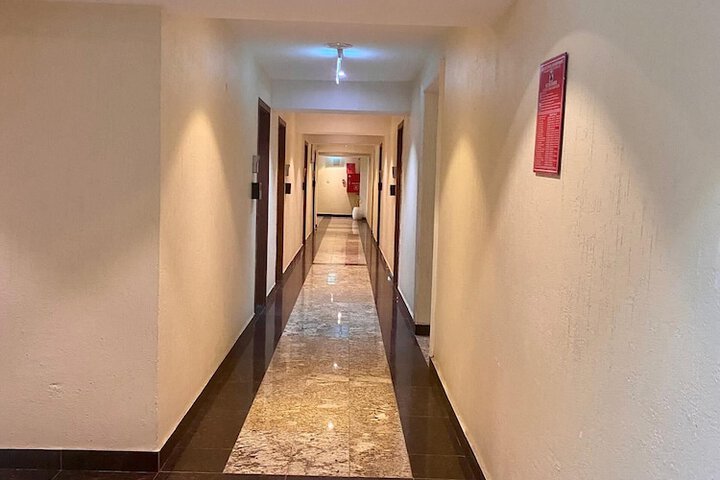 Ballroom/Hall 29 of 30