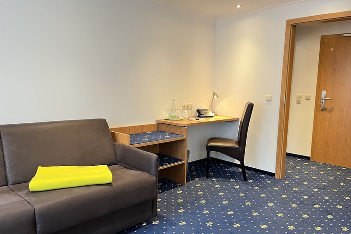 Room 5 of 49