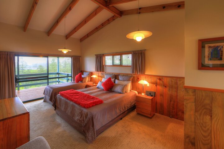 Room 4 of 28