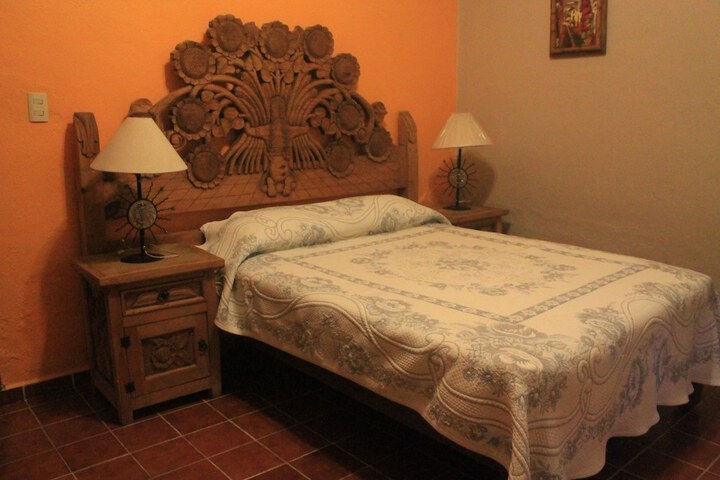 Room 6 of 38