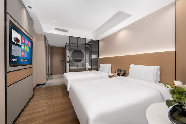 Room 7 of 61