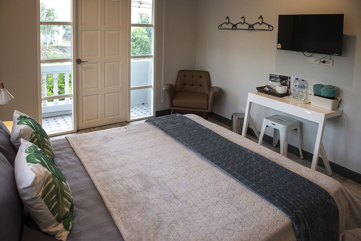 Room 14 of 32