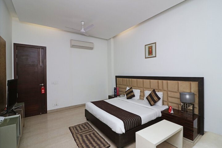 Room 15 of 28