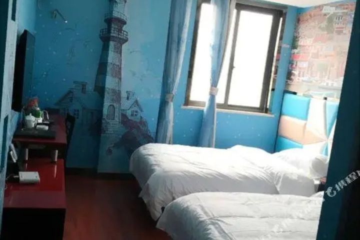 Room 2 of 9