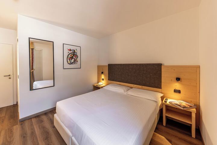 Room 13 of 45