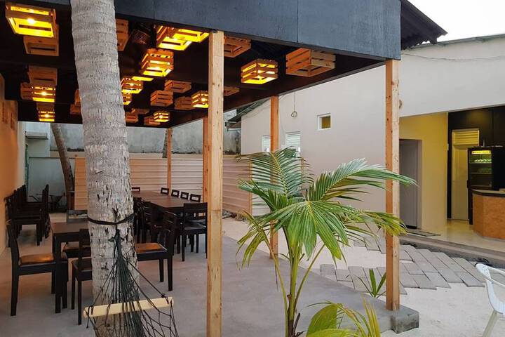 Hotel Exterior 5 of 34