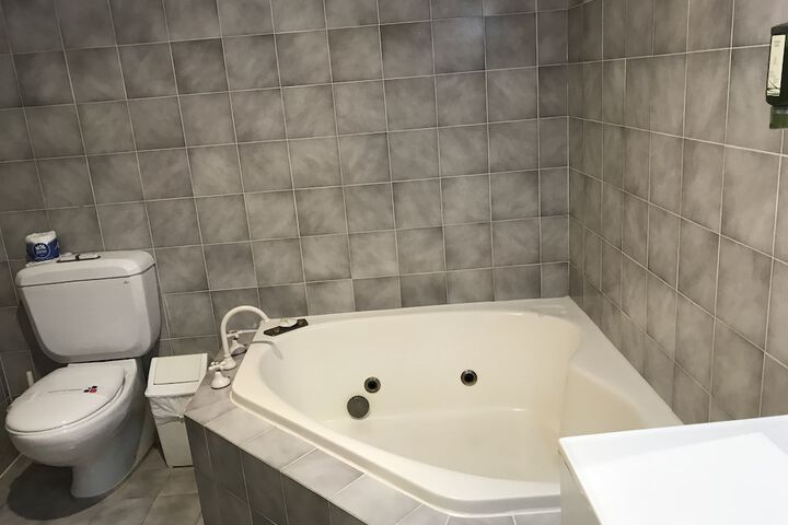 Room 13 of 26