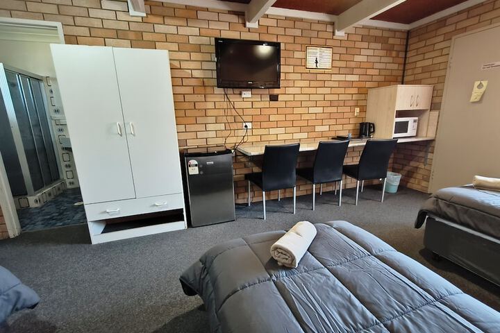 Room 11 of 43