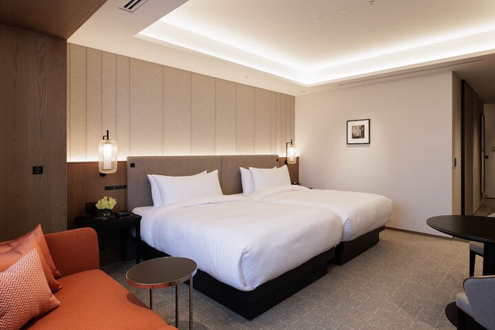 Room 10 of 98