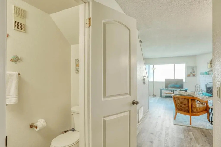 Room 8 of 21