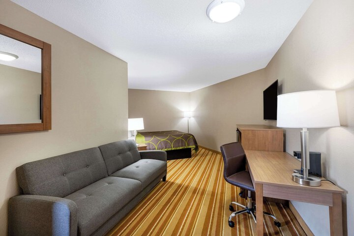 Room 42 of 62