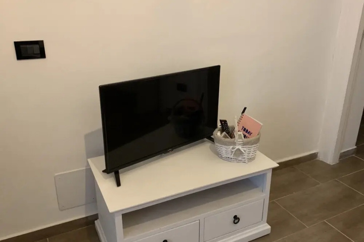 Room 2 of 17