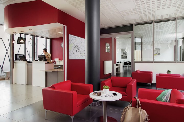 Entrance & Lobby