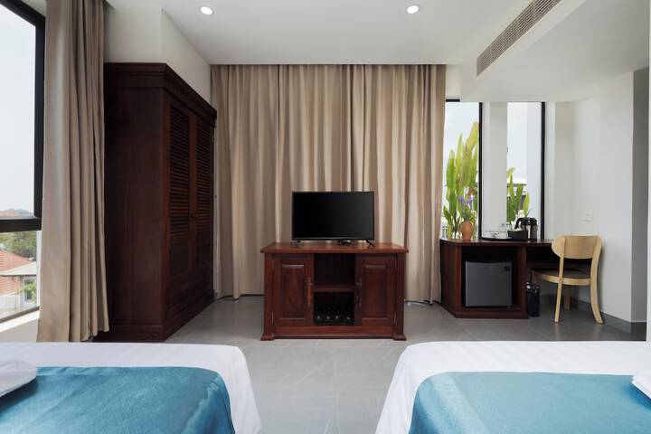 Room 9 of 40