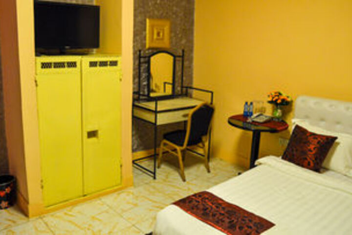 Room 15 of 27