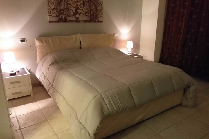 Room 5 of 9