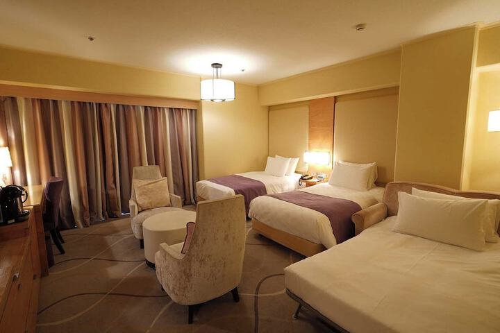 Room 73 of 239
