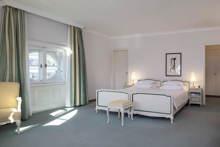 Room 27 of 125