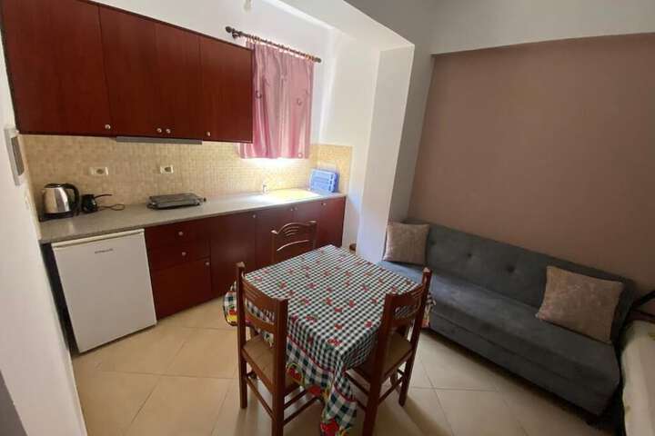 Room 6 of 24