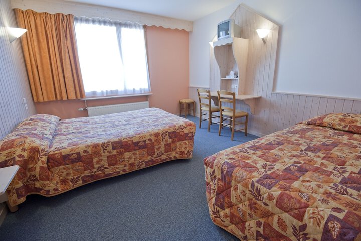 Room 9 of 19